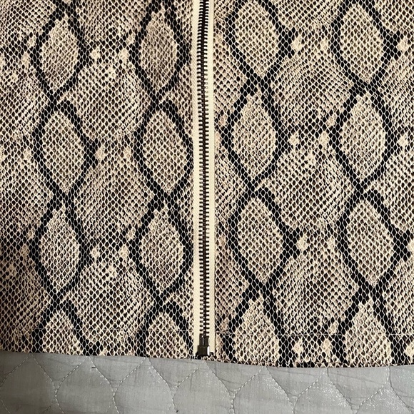 SHE & SKY~PYTHON~PRINT SKIRT~NWT~M - Picture 5 of 7